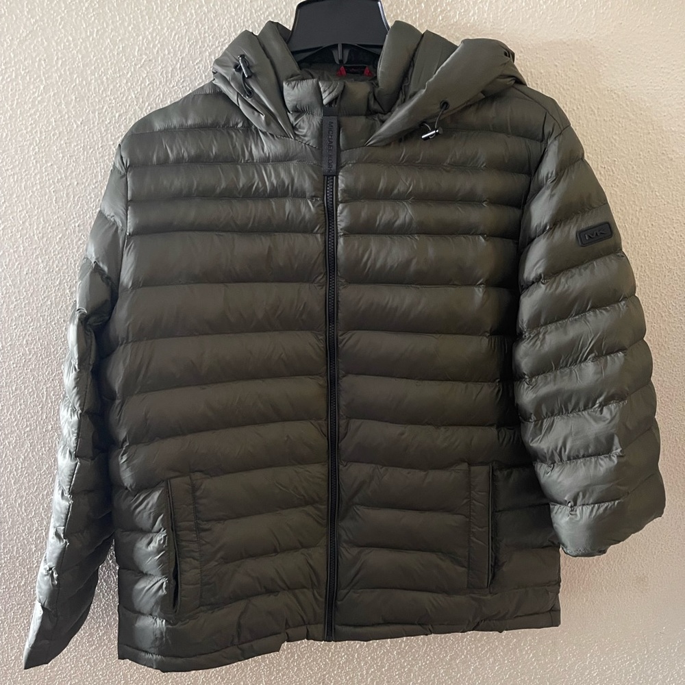 ⛔️SOLD OUT⛔️ Michael Kors Unisex Puffers Jacket